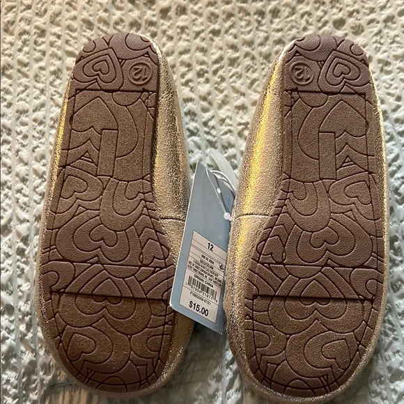 Cat & Jack Girls Shimmering Gold Moccasin Slipper Size 12 NWT - Picture 4 of 4